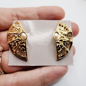 Vintage 80s AVON Moonlight Lace Fan Shaped Gold Tone Clip On Faux Pearl Earrings
